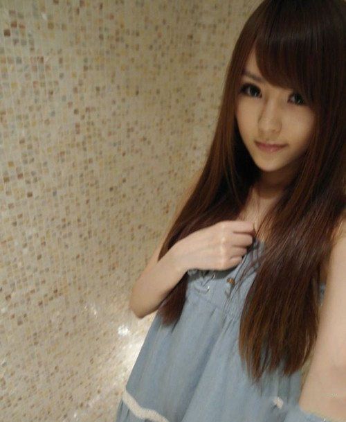 90后可爱萌妹子私房自拍照