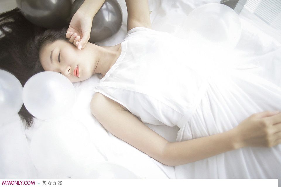 清纯黑玫瑰美女高清私房写真