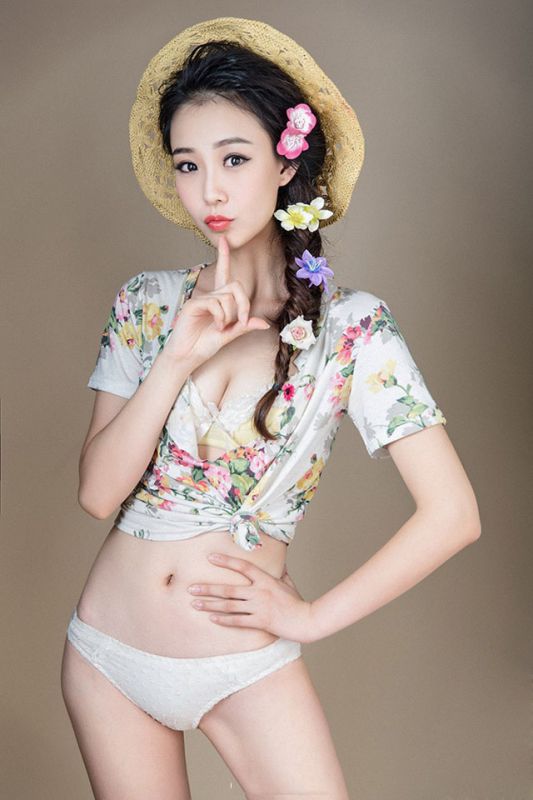 可爱少女小清新大秀迷人爆乳