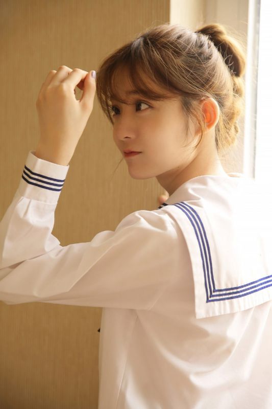校园女神水手制服风骚丝袜惹火写真