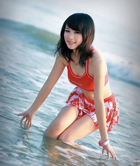 萌妹子海边比基尼高清写真