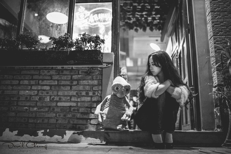 清纯萝莉室内夜拍魅力十足