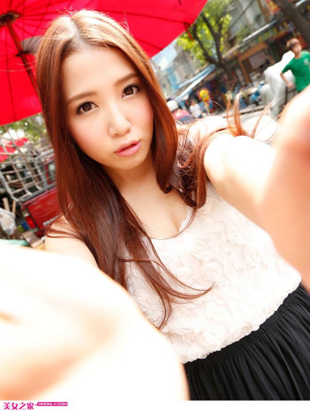妩媚内衣美女友田彩也香私房照