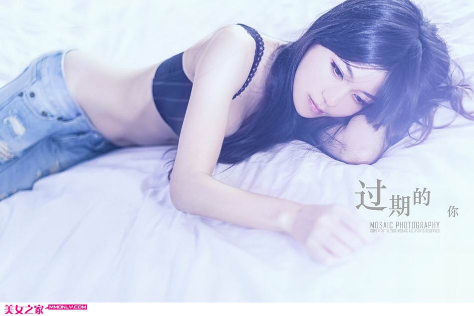 黑色内衣美女妩媚撩人私房照