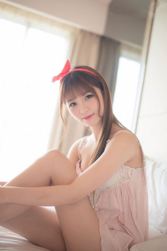 棒棒糖甜美女孩私房爆乳写真