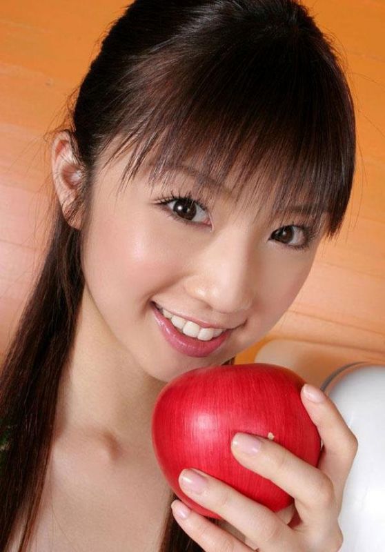 唯美萌妹子可爱迷人室内写真