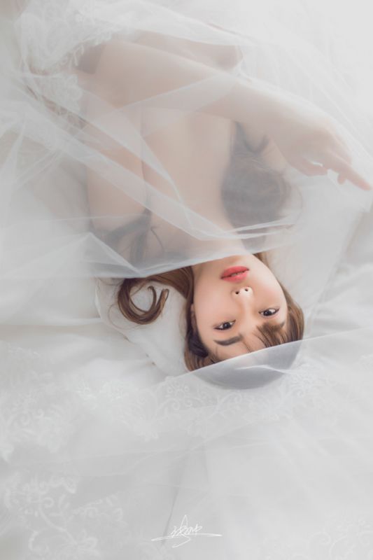 妖娆美女白纱美臀诱惑