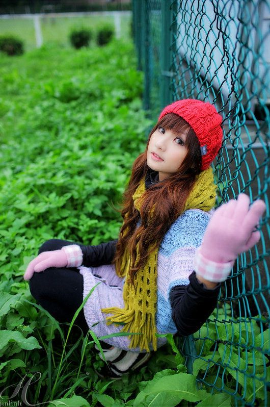 90后甜美萌妹子迷人写真