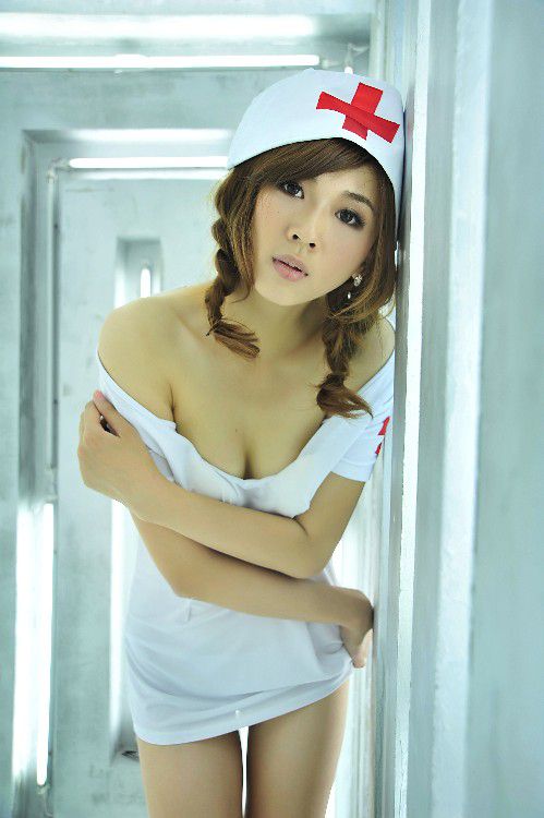 短裙护士装美女性感翘臀写真
