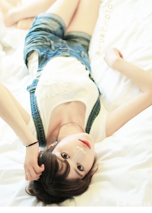 清纯可人童瑶居家唯美写真