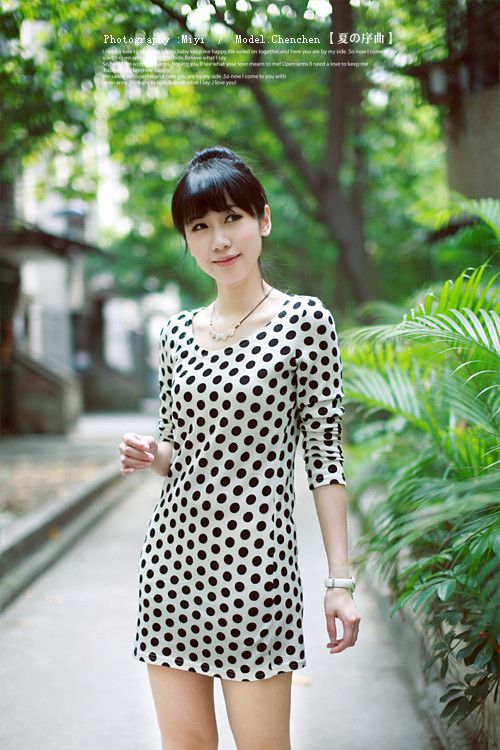 夏日街头萌妹子可爱写真