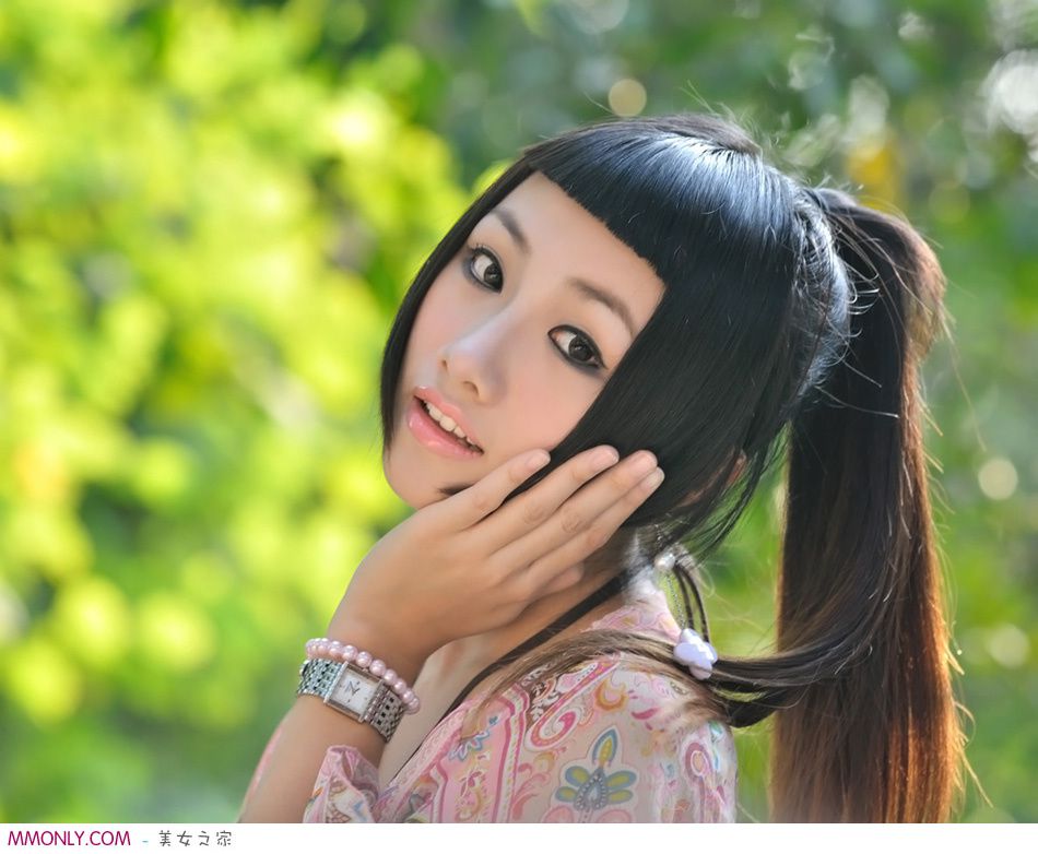 韩系风格的清纯美女高清户外拍摄