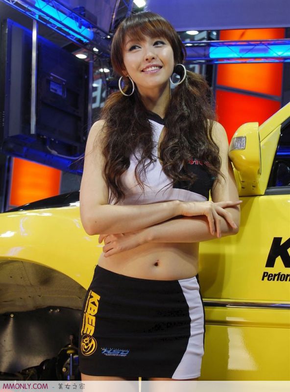 韩国美女姜唯伊车展高清写真