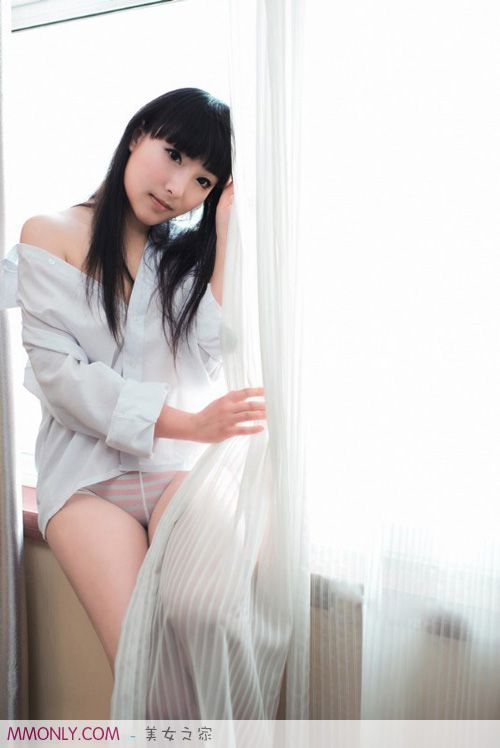 粉嫩萌妹子私房诱惑写真