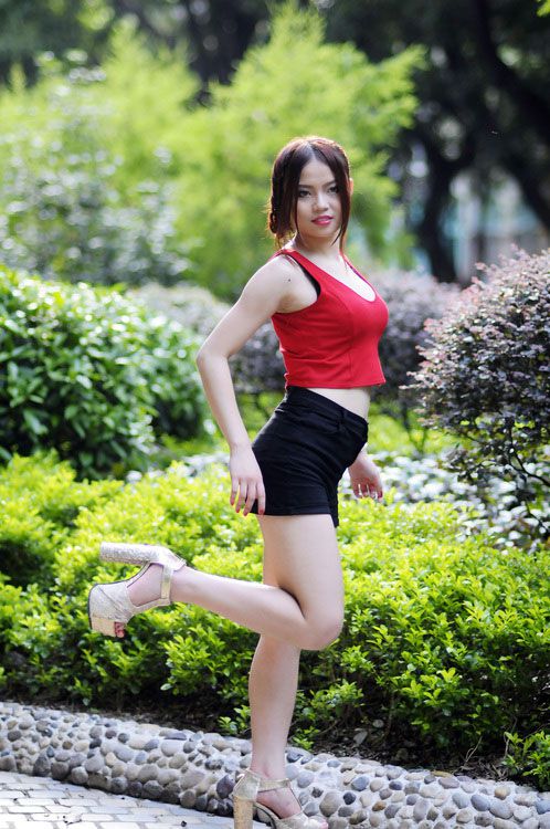 妖娆酷女郎美臀大胸诱惑