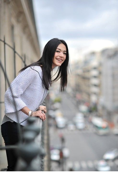 气质女神姚晨巴黎时装街拍合集