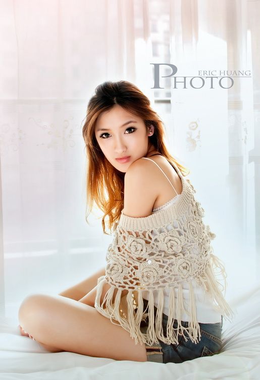 清纯萌妹子室内唯美写真拍摄