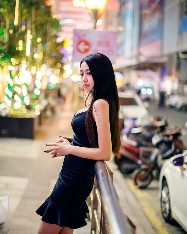 美臀爆乳美女傍晚迷情诱惑