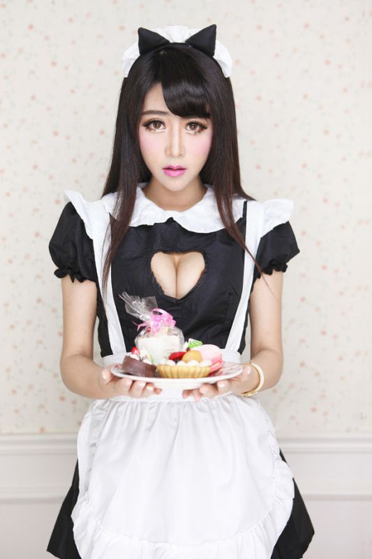 夏小薇女仆制服性感迷人写真