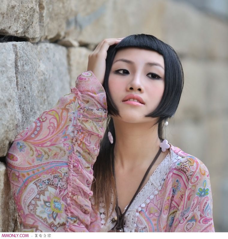 韩系风格的清纯美女高清户外拍摄