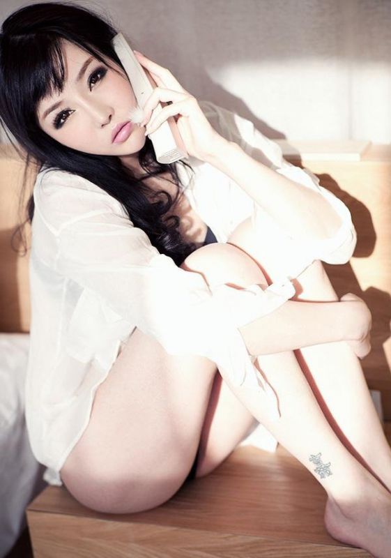 性感萌妹子私房秀美臀写真