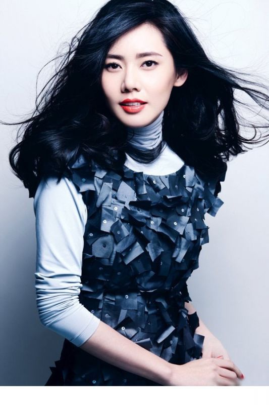 火辣身材美女秋瓷炫性感写真