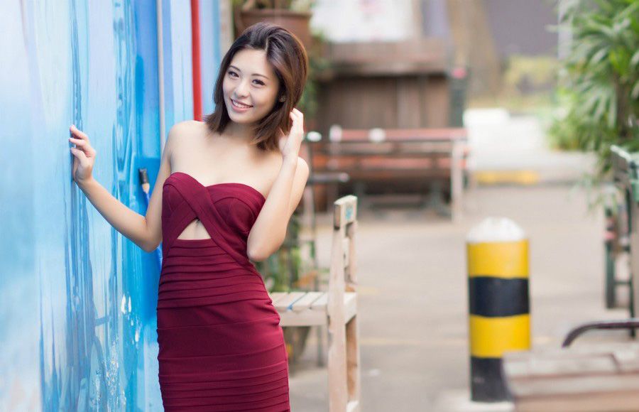 性感小美女高清街头写真
