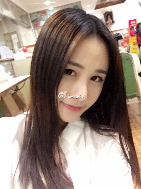 斗鱼美女主播琳琳ailin(黄锦琳)微博私拍写真