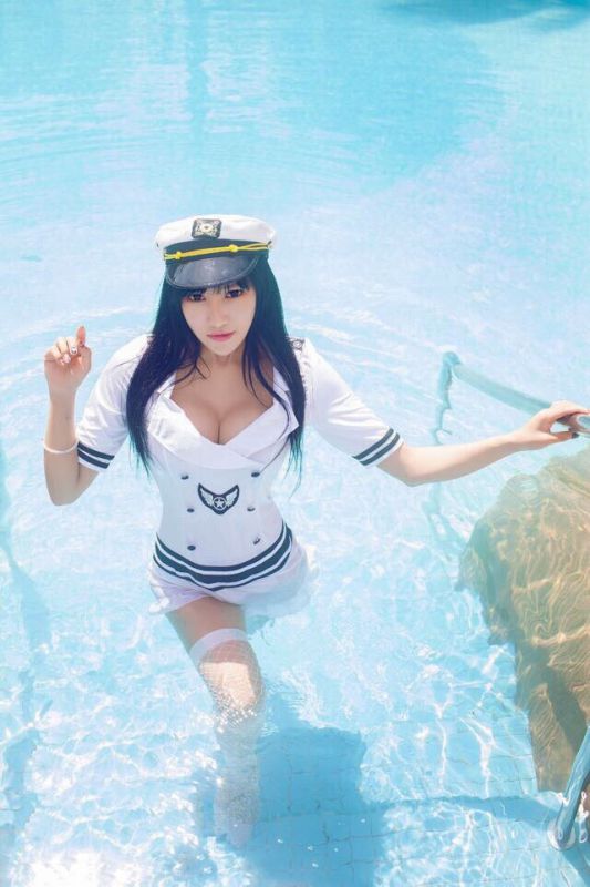 美女校花迷人大胸化身性感警察制服诱惑