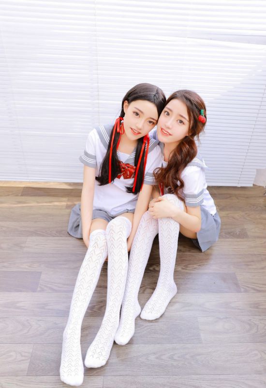 校园美少女百合花开白丝制服清新写真