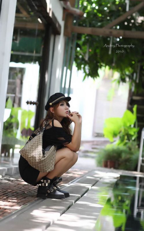 萌妹子个人清纯室内写真拍摄