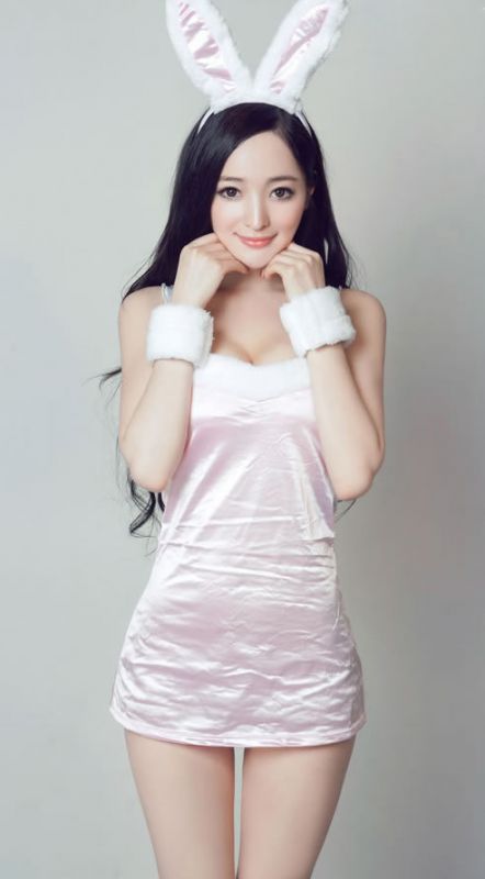 粉红兔女郎金美熙性感私房写真