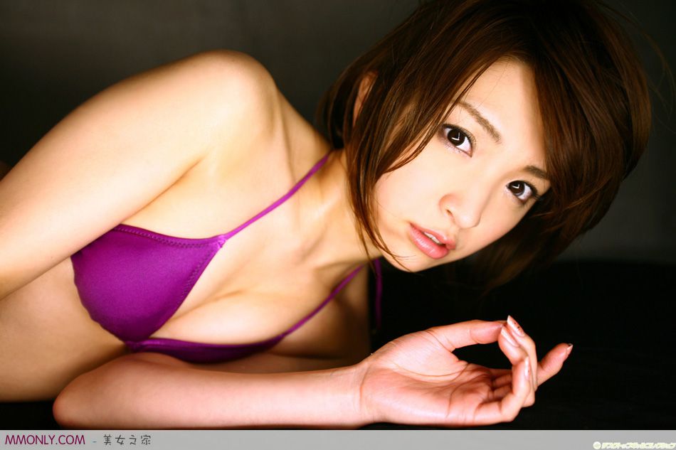 妩媚诱人美女性感内衣高清写真