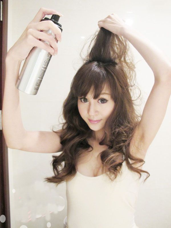 俏皮爆乳萌妹子性感诱惑写真