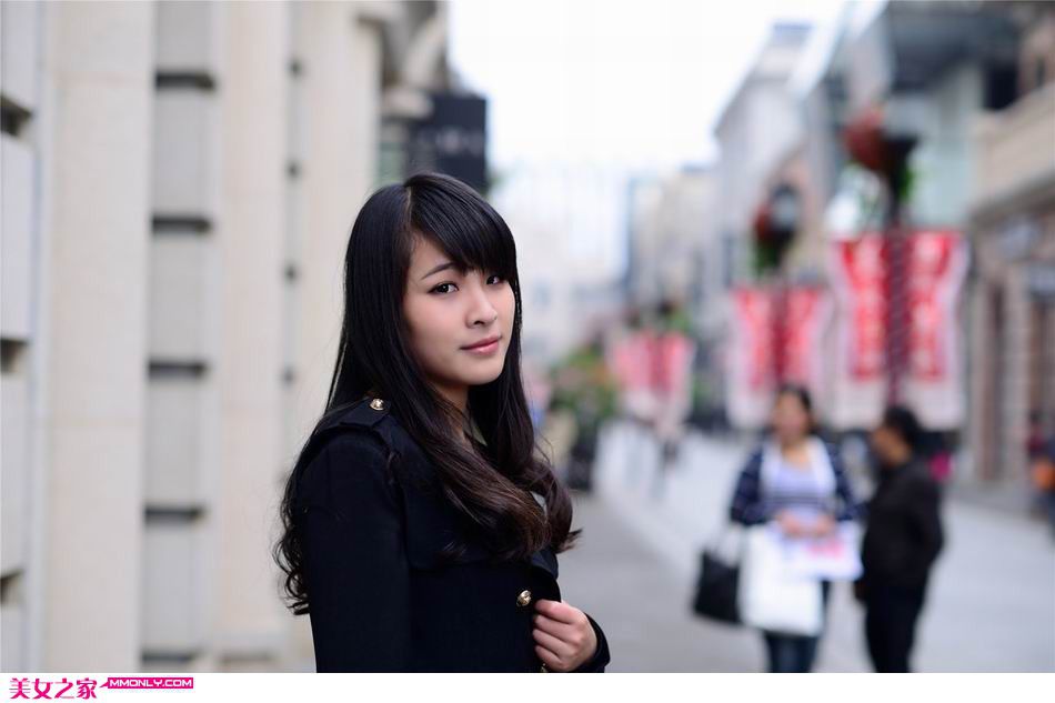 街拍时尚清纯美女高清写真