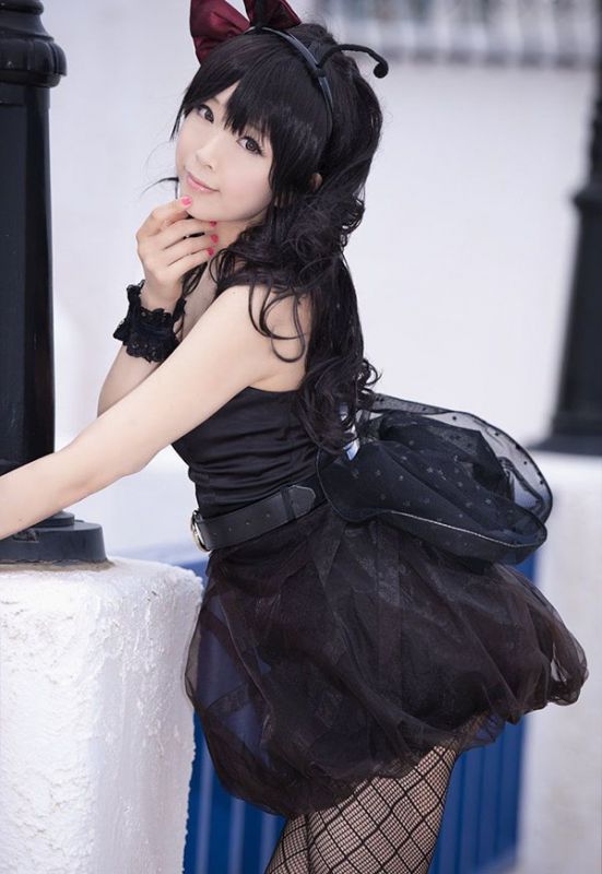 肤白貌美大眼长腿美女极具暧昧诱惑