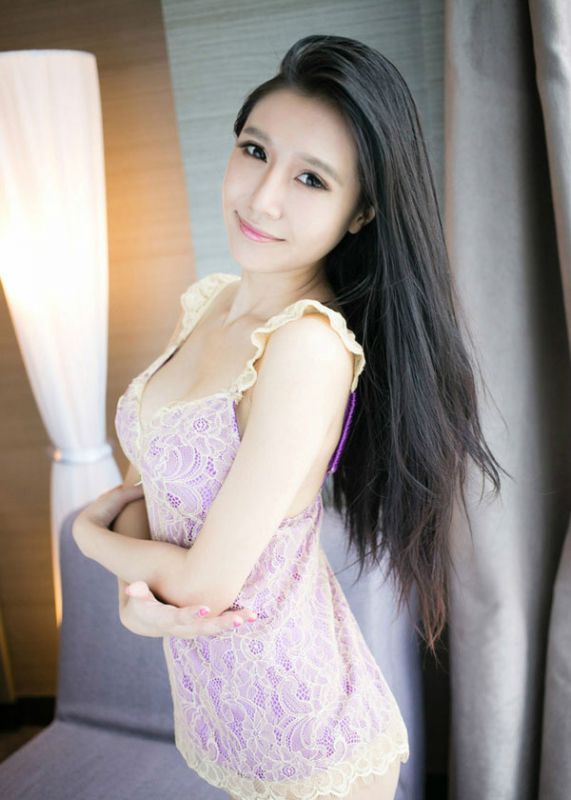 秀人模特于大小姐私房大胸内衣写真