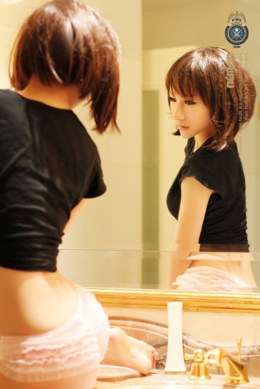 超大胸萌妹子浴室湿身诱惑写真