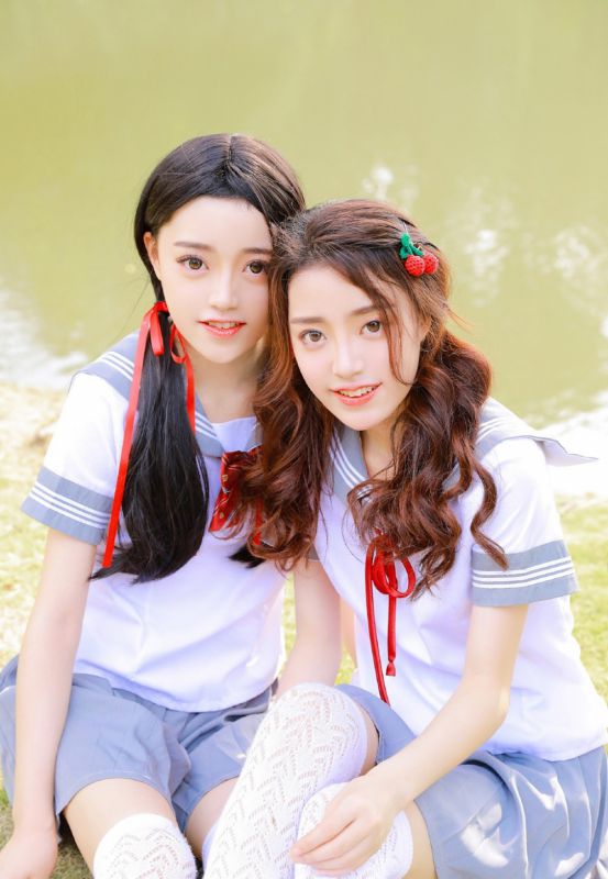 校园美少女百合花开白丝制服清新写真