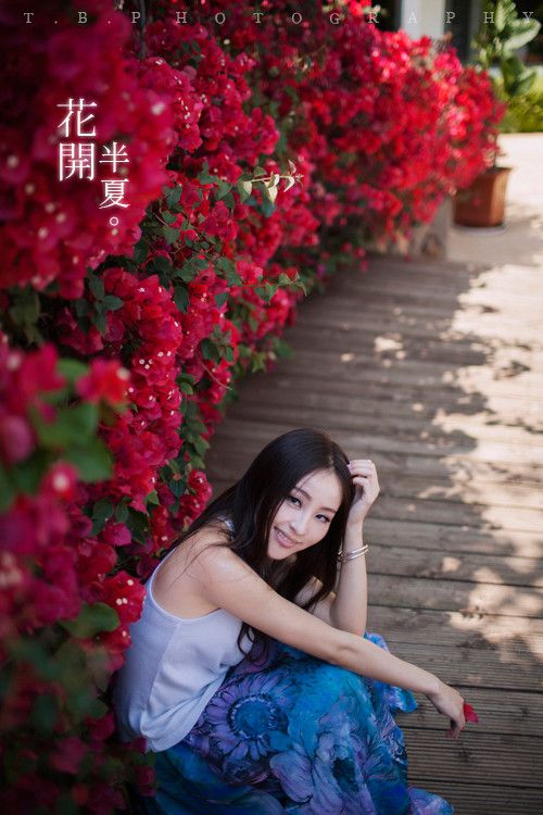 美女校花小清新户外写真