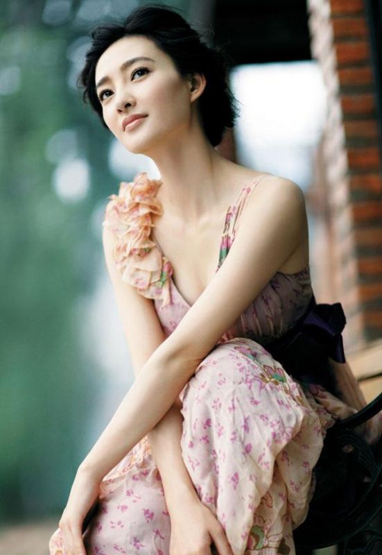 女星王丽坤碎花裙高清写真