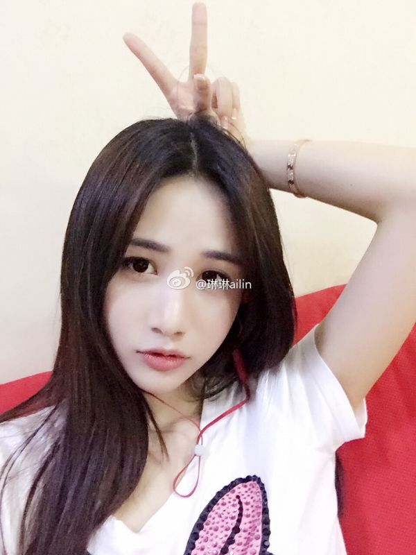 斗鱼美女主播琳琳ailin(黄锦琳)微博私拍写真