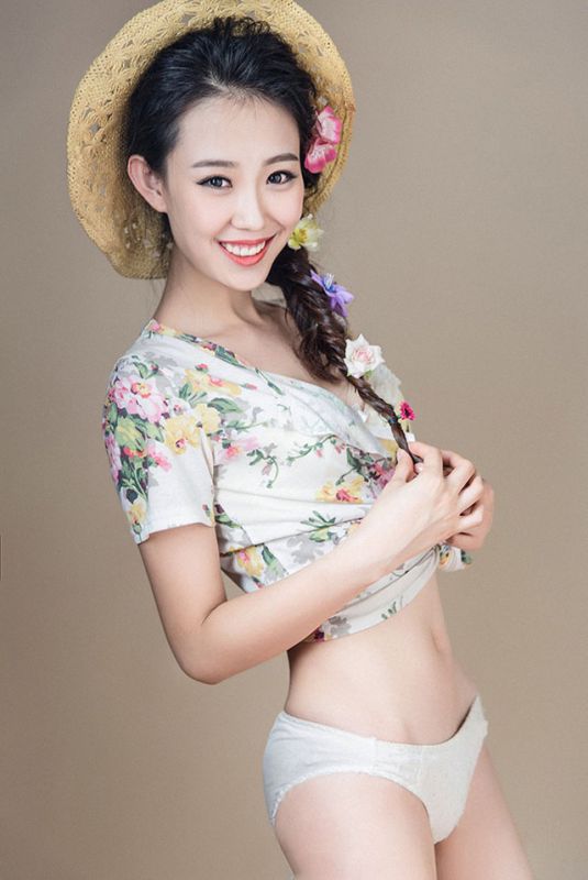 可爱少女小清新大秀迷人爆乳