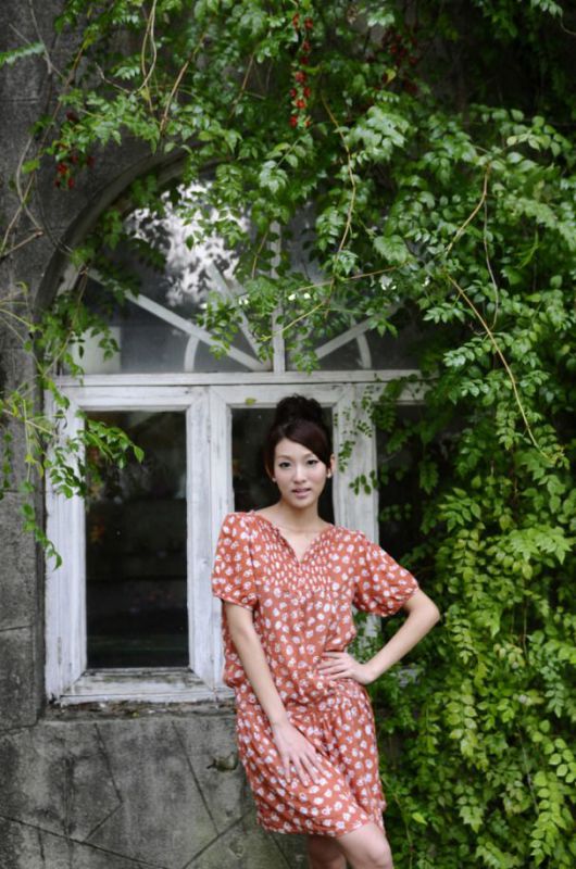 傲人大胸萌妹子性感写真