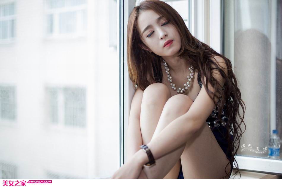 妩媚红唇美女私房写真