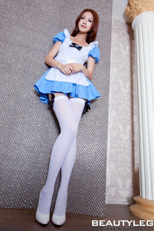 长腿嫩模Vicni性感白色丝袜诱惑写真