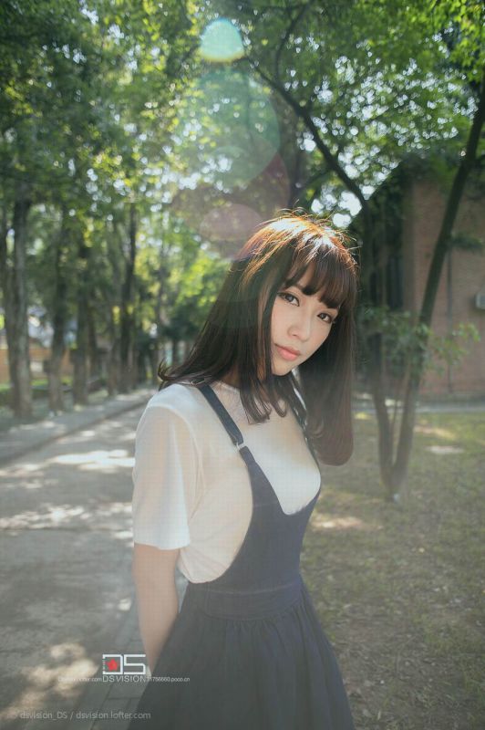 大学校花小清新户外写真