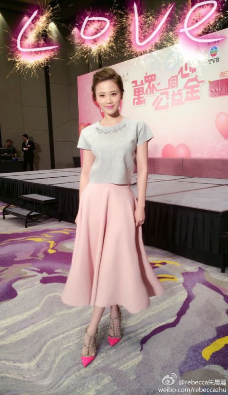 性感美女朱晨丽绝密美臀长腿生活照