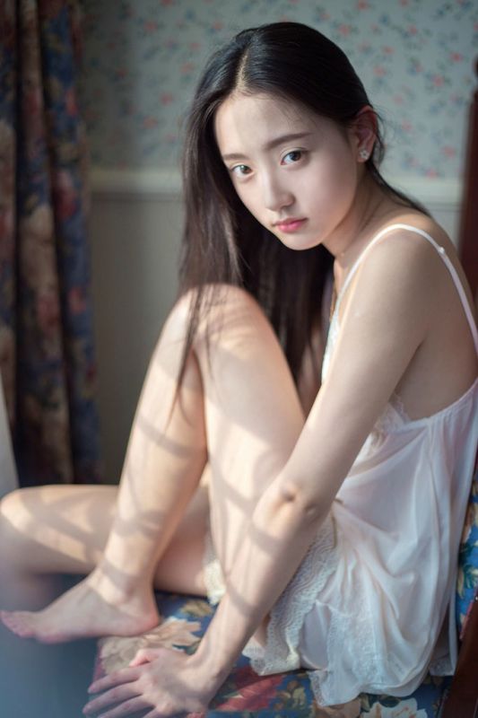 清纯美女朦胧的私房大胸诱惑