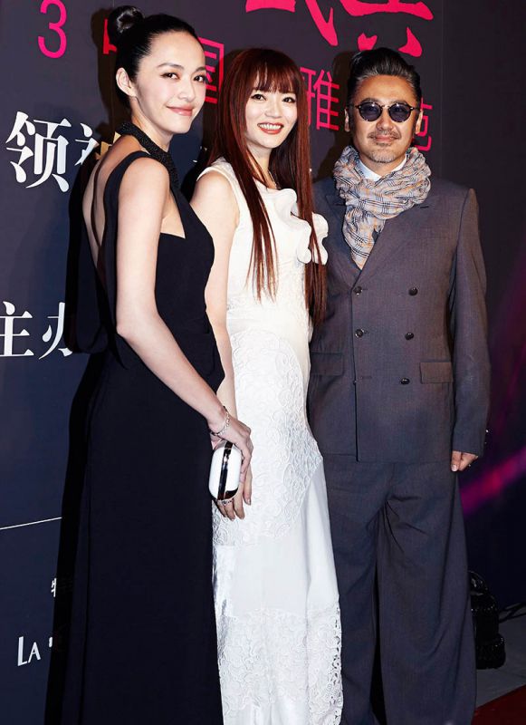 美女明星姚晨性感美背迷人高清图片